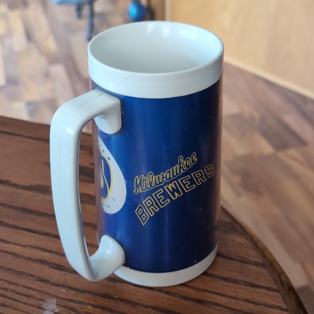 80s Milwaukee Brewers Beer Stein 16oz. Insulated Cup Plastic Double Walled - Picture 6 of 10